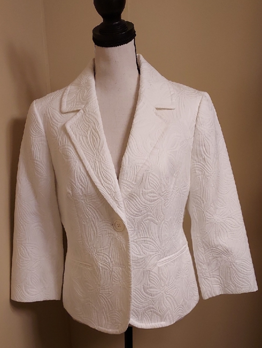Talbots White Cotton Blend Textured Floral Blazer